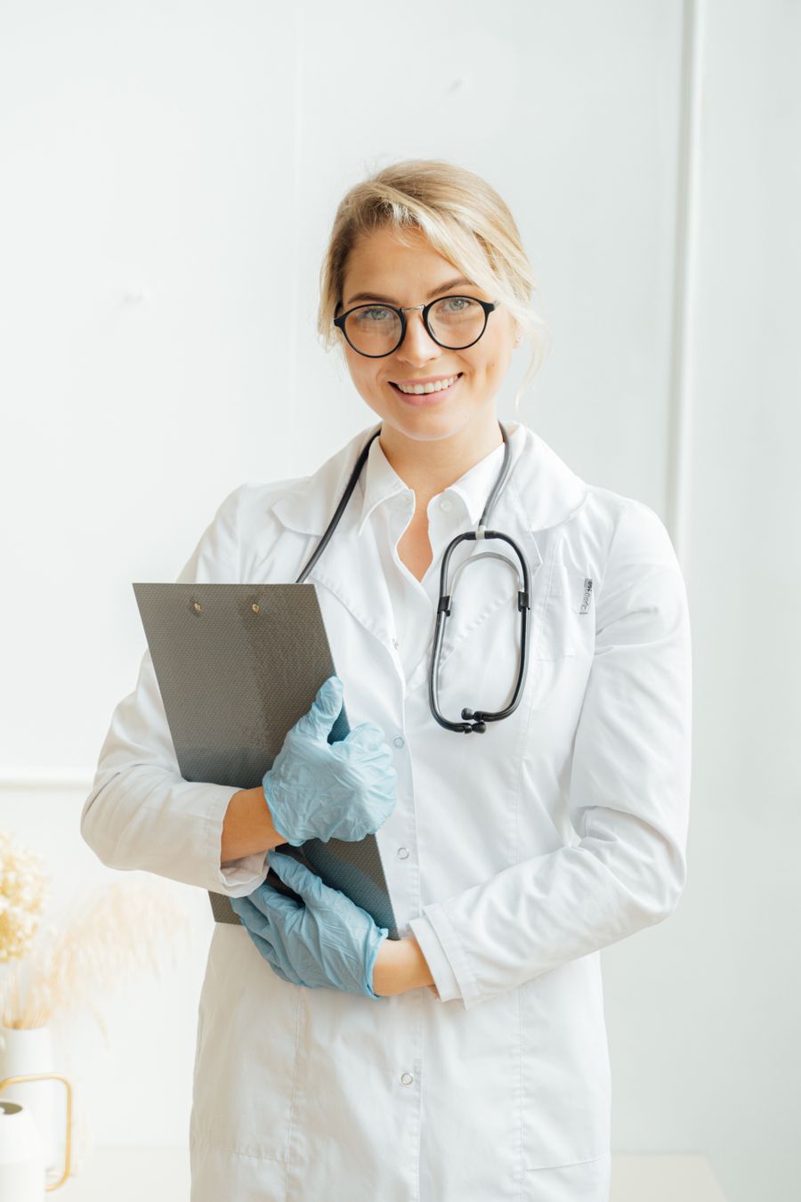 Dr. Elena Voss